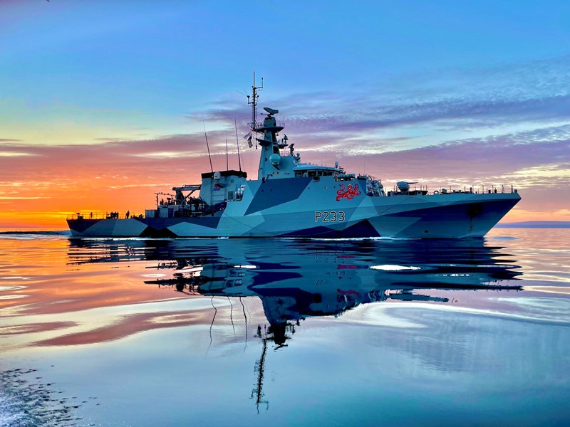 Photo of one og the Royal Navy’s River-Class offshore patrol vessels, which are equipped with davit systems from Vestdavit