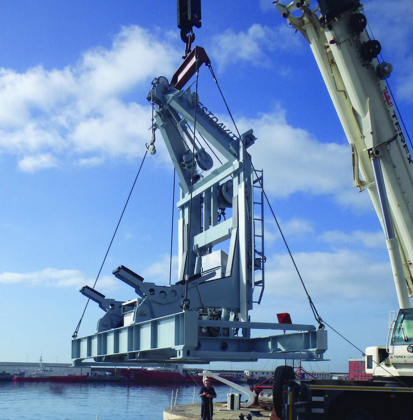Photo of davit beeing lifted by a crane